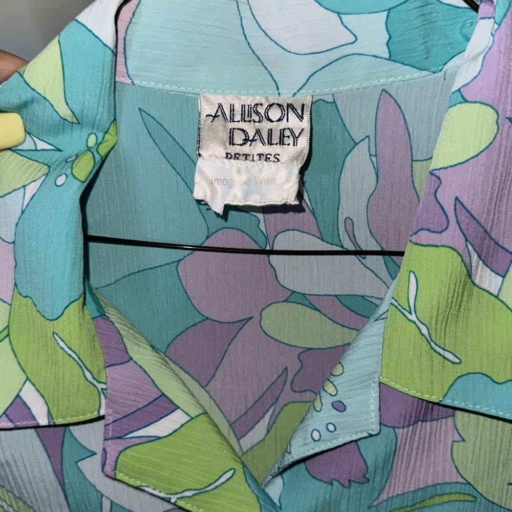 Allison Daley -VINTAGE Blue Lavender Floral Short Sleeve Button Down Size Large - Picture 5 of 16